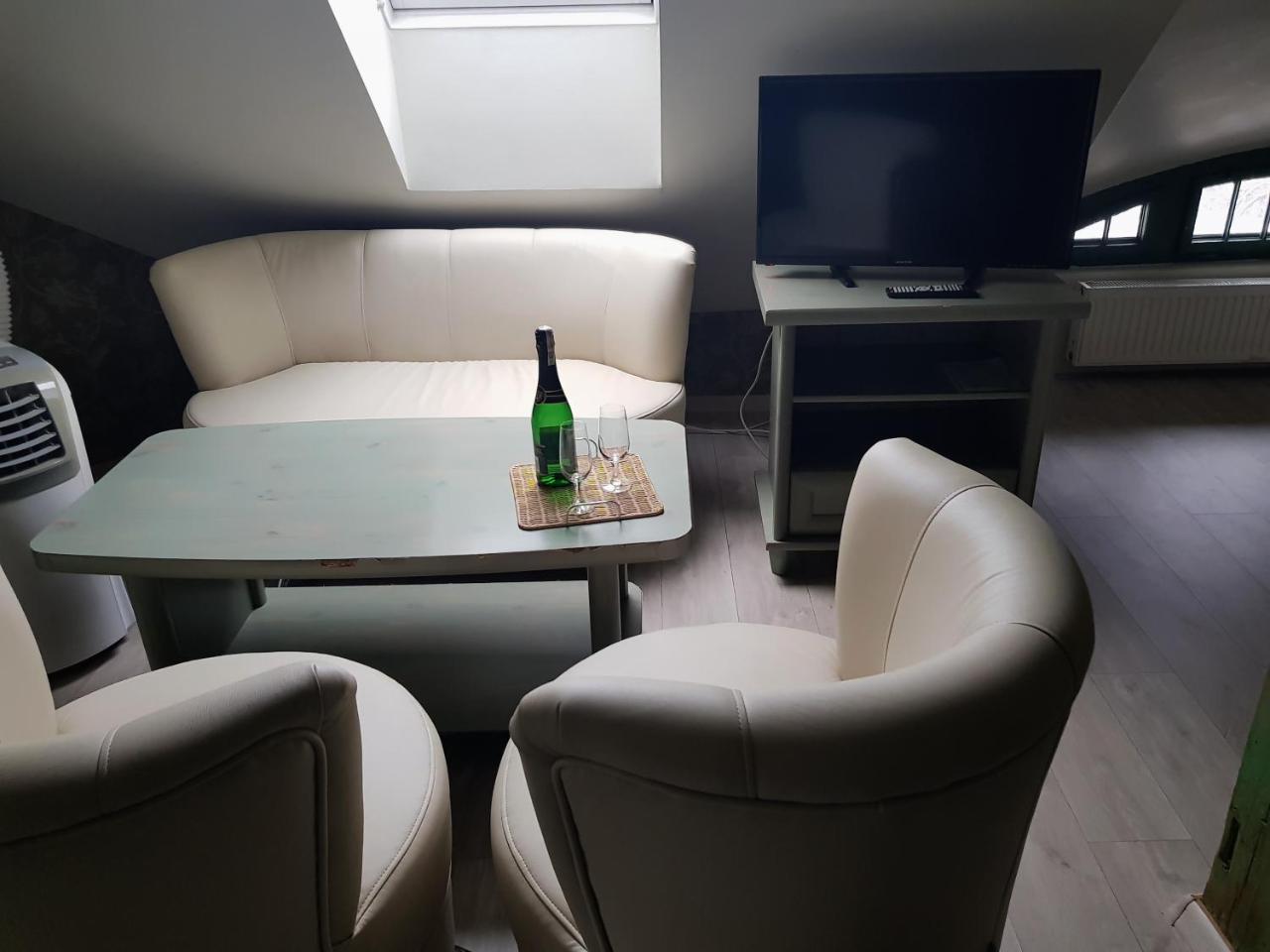 Hotel Pod Zamkiem Olsztyn  Exterior foto